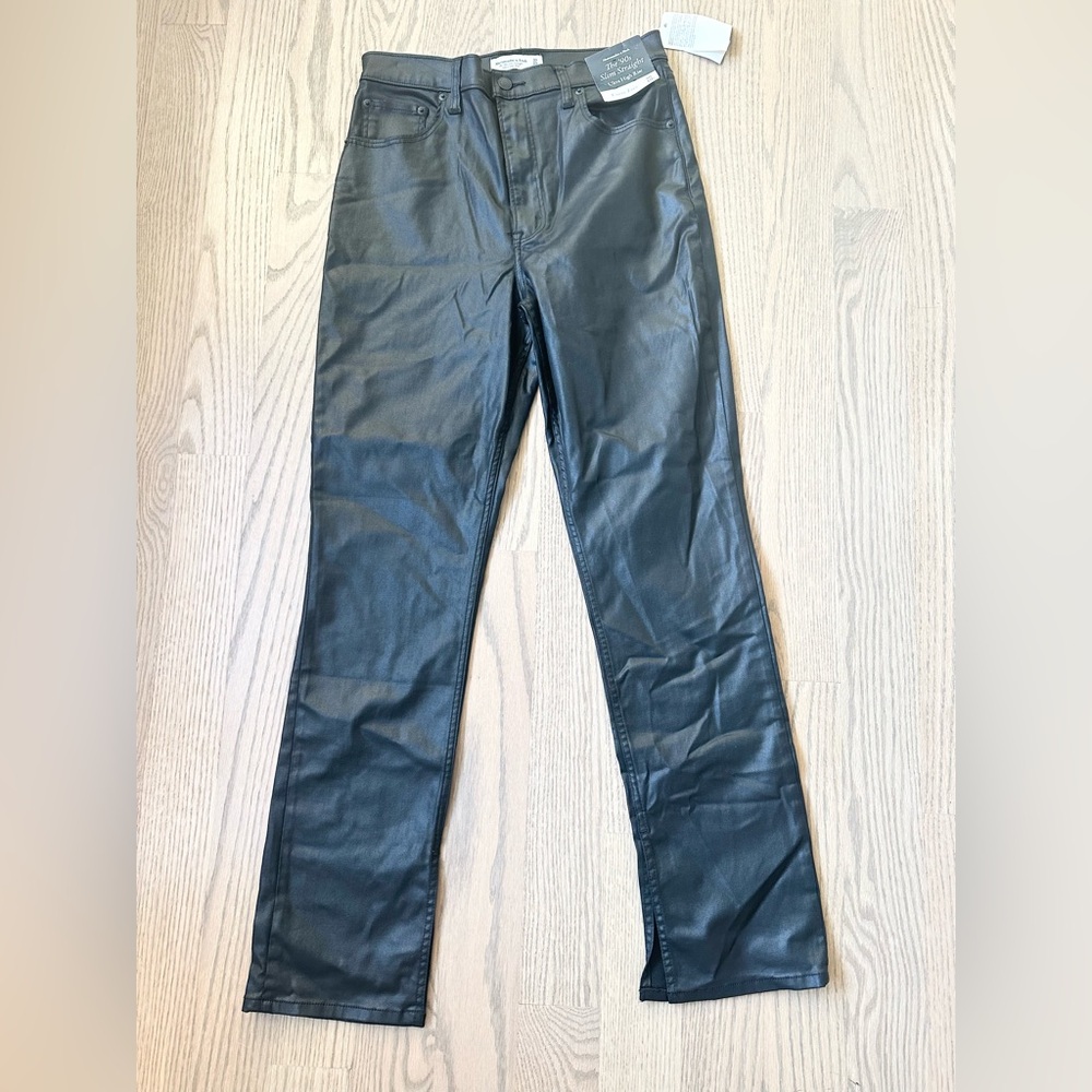 NWT Abercrombie 90s Slim Straight Ultra High Rise Curve Love Vegan Leather Pants